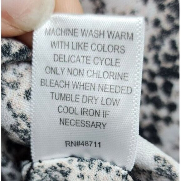 Ophelia‎ Roe Womens Snakeskin Ruffle Tunic Top Size 1X Bell Sleeve Pink Black - Picture 9 of 13